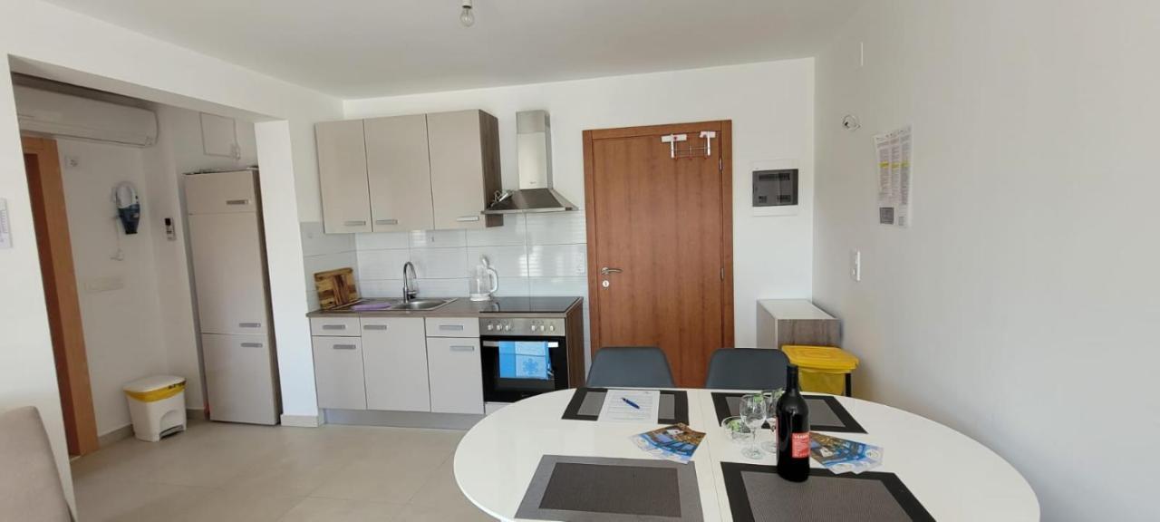 Apartments San Lovište エクステリア 写真