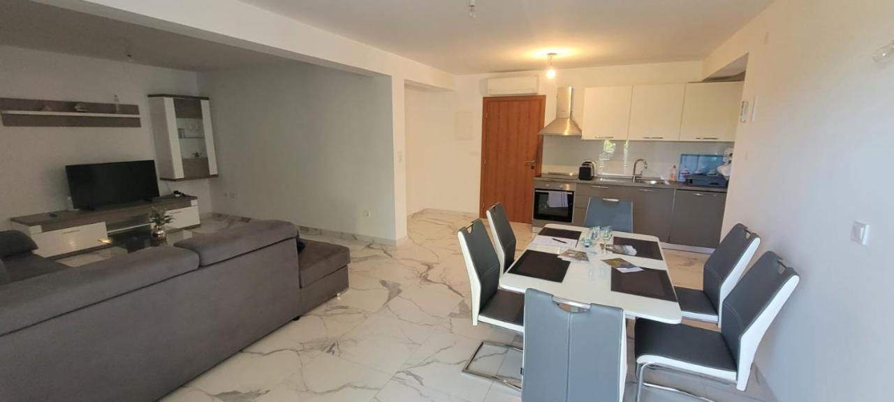 Apartments San Lovište エクステリア 写真